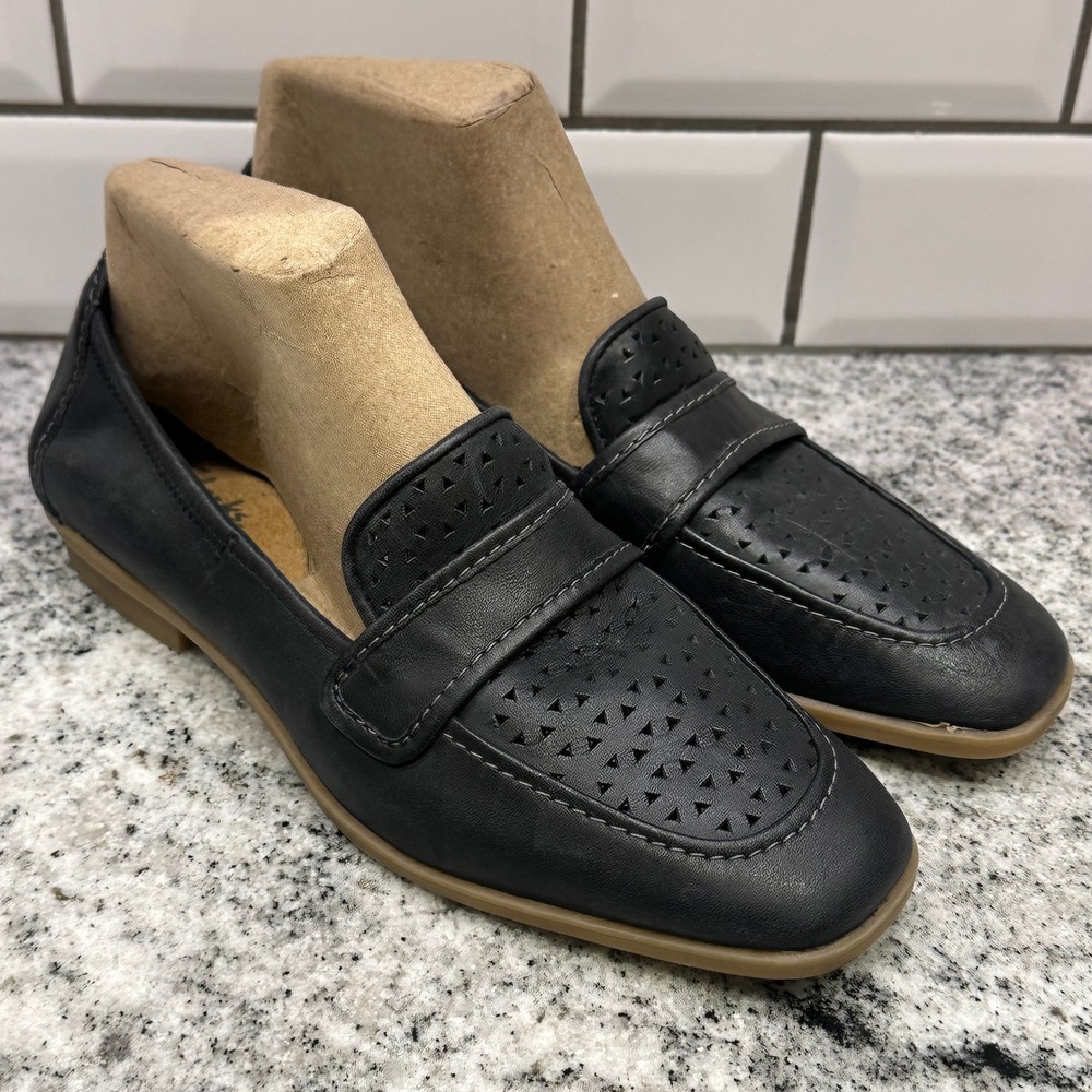Clarks Women 8.5 Lyrical Way Loafers Black Leather Perforated Square Toe Preppy